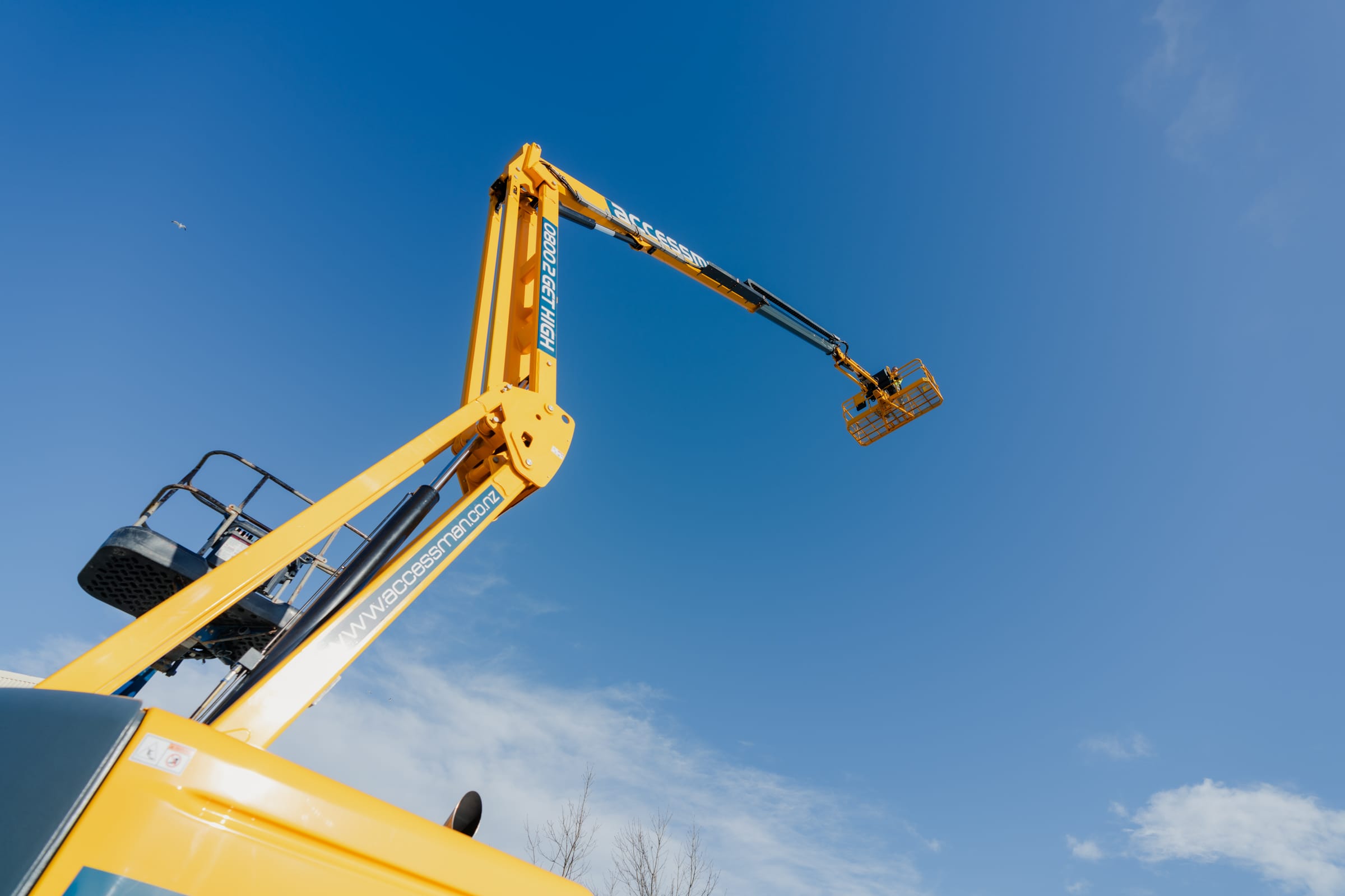 LiftX EWP Auckland workshop for elevated work platform MEWP major inspections, rebuilds and servicing