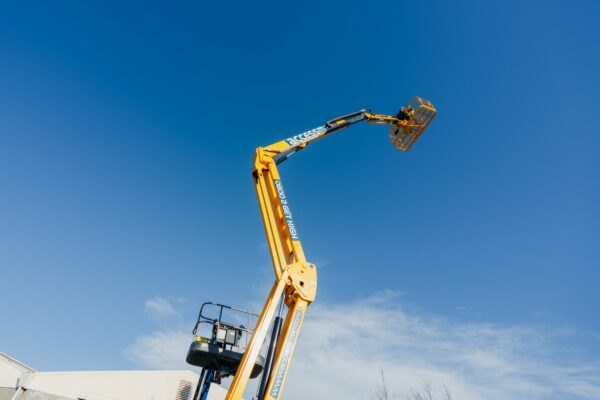 LiftX EWP Auckland workshop for elevated work platform MEWP major inspections, rebuilds and servicing