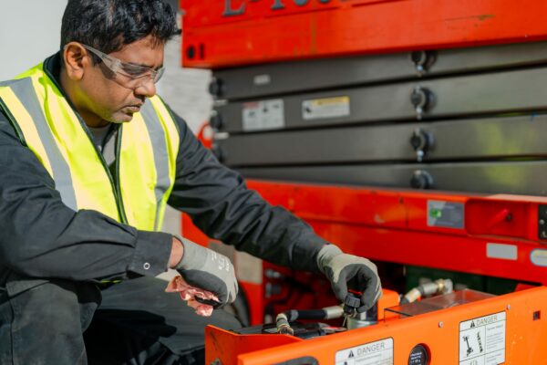 LiftX EWP Auckland workshop for elevated work platform MEWP diagnosis, fault finding and hydraulic repairs